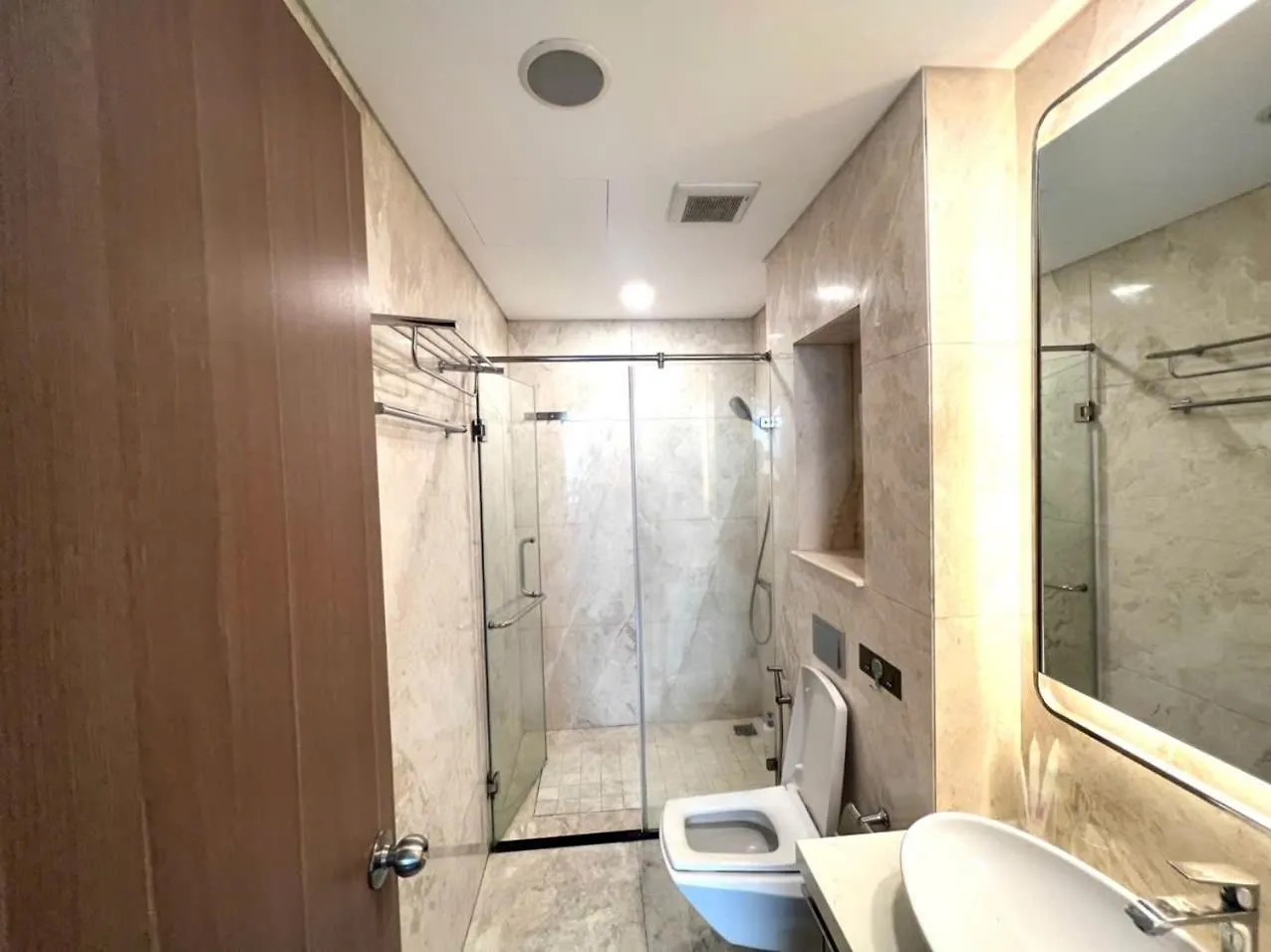 Inside Landmark81 Tallest Building Ho Chi Minh City Apartment